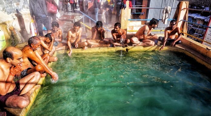 ‘तप्त कुंड’ जो अनादिकाल से कर रहा है भक्तों के कष्ट दूर