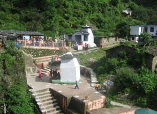 गरुड़गंगा,जहां की शिला घर में रखने पर,हर बाधा हो जाती है दूर