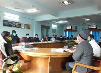 टिहरी में कोविड-19 वैक्सीनेशन की तैयारियों को लेकर डीएम इवा आशीष की ने ली विशेष बैठक