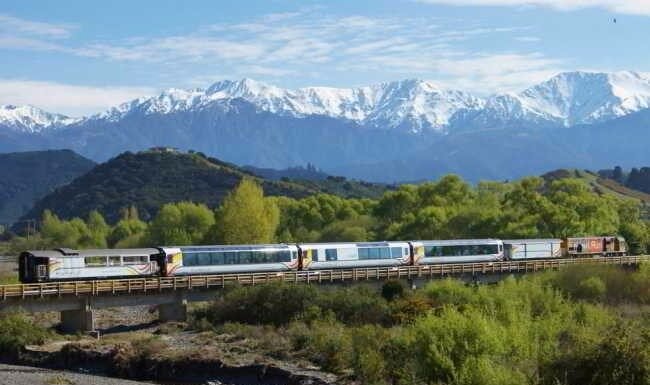 उत्तराखंड की खूबसूरत वादियों में बहुत जल्द सुनाई देगी रेल की छुक-छुक की आवाज़,त्रिवेंद्र सरकार ने ऋषिकेश-कर्णप्रयाग रेल लाइन निर्माण में तेजी लाने के दिए निर्देश