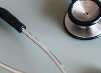 उत्तराखंड में आखिर क्यों हुई 81 डॉक्टरों की सेवाएं समाप्त ?