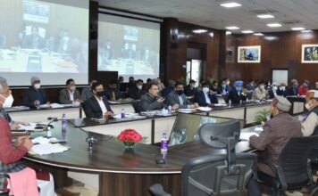 मुख्यमंत्री त्रिवेन्द्र रावत ने पिथौरागढ़,बागेश्वर एवं चंपावत जिलों की घोषणाओं की समीक्षा