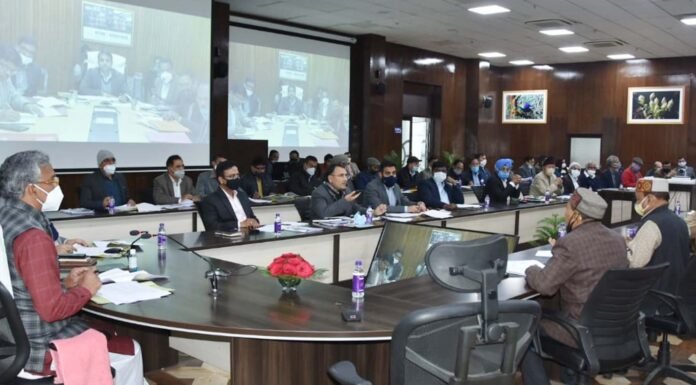 मुख्यमंत्री त्रिवेन्द्र रावत ने पिथौरागढ़,बागेश्वर एवं चंपावत जिलों की घोषणाओं की समीक्षा