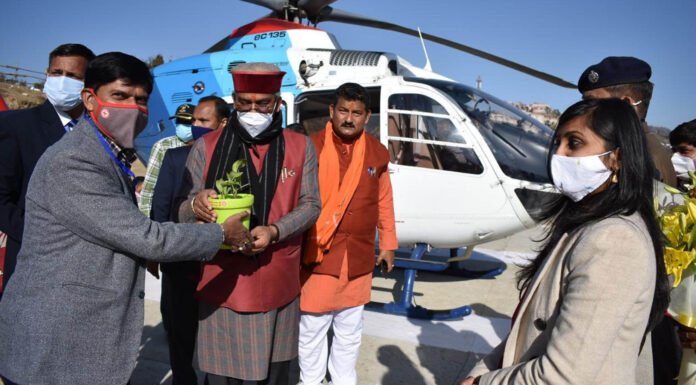 विश्व प्रसिद्ध कैंची धाम और रानीखेत में हेडाखान भोले बाबा जी के दर्शन कर विधानसभा के बजट सत्र के लिए ग्रीष्मकालीन राजधानी गैरसैण पहुंचे सीएम रावत