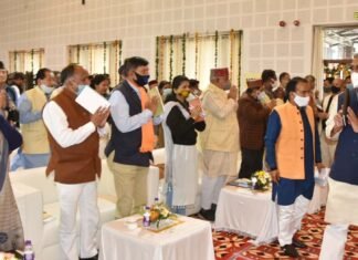 उत्तराखंड में नियुक्त दायित्व धारियों से सीएम रावत ने की भेंट,कहा जन समस्याओं के समाधान के साथ ही जन कल्याणकारी योजनाओं के क्रियान्वयन में बनें सहयोगी