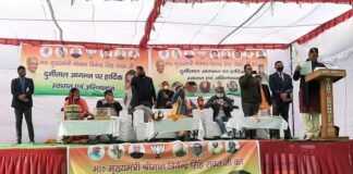 आजादी के बाद पहली बार राज्य के मुख्यमंत्री पहुंचे सीमांत जनपद चमोली की दुर्मी घाटी,क्षेत्र के लिए की कई घोषणाएं