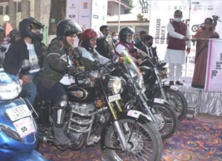 राज्यपाल बेबी रानी मौर्य ने उत्ताराखण्ड विमेन बाइक रैली-2021 को हरी झंडी दिखाकर किया रवाना