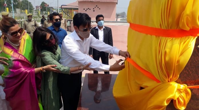 कुंभ मेले के लिए विजीसान ग्रुप मुंबई एवं अन्तर्राष्ट्रीय चित्रकार कृपाशाह द्वारा निर्मित अभिष्का शंख का लोकार्पण