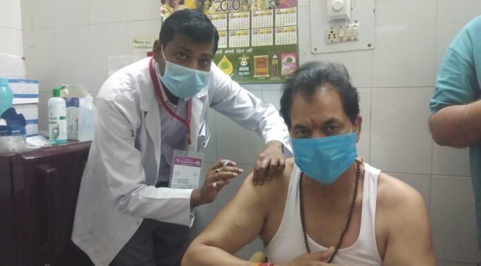 उत्तराखंड विधानसभा अध्यक्ष प्रेमचंद अग्रवाल ने लगवाई कोविड वैक्सीन की पहली डोज़
