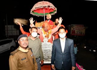 हरिद्वार कुंभ-जूना,अग्नि और किन्नर अखाड़े का कुंभ में प्रवेश,प्रशासन और शहरवासियों ने किया भव्य स्वागत