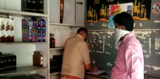 कोविड संक्रमण के फैलाव को कम करने के लिए उत्तराखंड सरकार का बड़ा फैसला,शराब की दुकानें भी बाजार की अन्य दुकानों की तरह ही दोपहर 2 बजे होंगी बंद