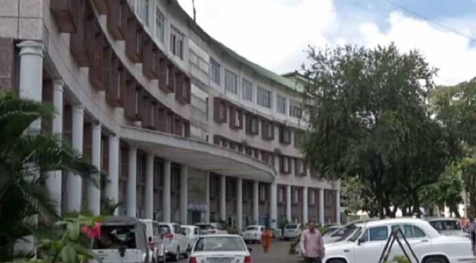 उत्तराखंड में हो गया प्रशासनिक फेरबदल,24 आईएएस 4 पीसीएस और 2 सचिवालय संवर्ग अफसरों के तबादले