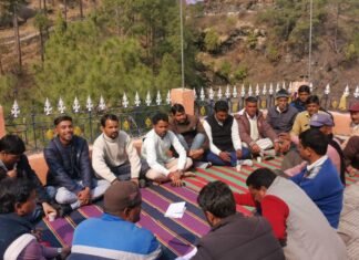 टिहरी गढ़वाल के भिलंगना नदी पर बन रहे हाइड्रोप्रोजक्टों के विरोध में ग्रामीणों के साथ जन प्रतिनिधि भी हुए शामिल