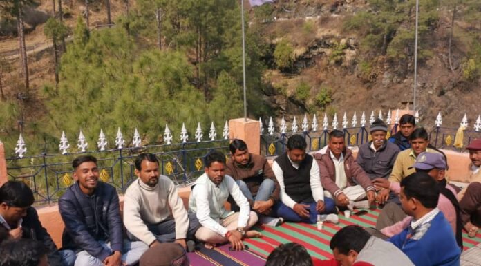 टिहरी गढ़वाल के भिलंगना नदी पर बन रहे हाइड्रोप्रोजक्टों के विरोध में ग्रामीणों के साथ जन प्रतिनिधि भी हुए शामिल