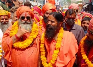 श्री पंचायती उदासीन बड़ा अखाड़ा की दिव्य-भव्य पेशवाई में बिखरा आस्था और सौहार्द का रंग