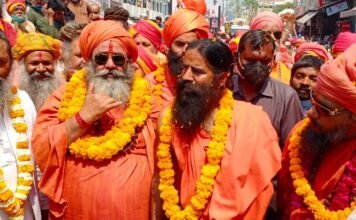 श्री पंचायती उदासीन बड़ा अखाड़ा की दिव्य-भव्य पेशवाई में बिखरा आस्था और सौहार्द का रंग