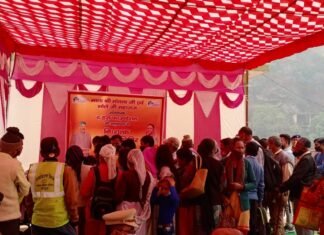 भारत-नेपाल सीमा पर स्थित जौलजीबी पिथौरागढ़ में बहुउद्देश्यीय विधिक साक्षरता एवं जागरूकता शिविर में हंस फाउंडेशन ने प्रदान की,व्हील चेयर,कानों की मशीन,मास्क एवं निःशुल्क दवाइयां