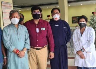 मुख्यमंत्री तीरथ सिंह का कोविड की स्थित पर ग्राउंड रियलिटी चेक,अचानक पहुंचे कैनाल रोड स्थित सिनर्जी हॉस्पिटल,गणेश जोशी ने कैंट अस्पताल में टीकाकरण का लिया जायज़ा