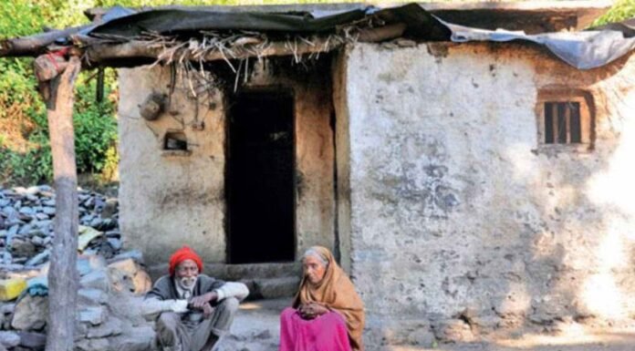 उत्तराखंड के गांवों में रह रहे बुजुर्गों के लिए वैक्सीनेशन की व्यवस्था ग्राम स्तर तक करने के सीएम तीरथ रावत ने दिए निर्देश