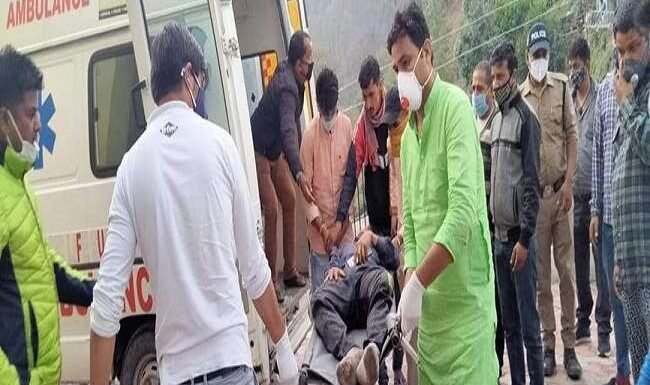 हल्द्वानी से गौनियारों जा रही बोलेरो डालकन्या के पास खाई में गिरी,तीन लोगों की मौके पर ही मौत