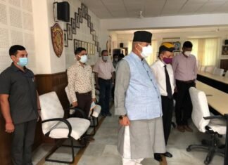 सैनिक कल्याण मंत्री गणेश जोशी ने जिला सैनिक कल्याण अधिकारी कर्नल (सेनि) डी0के0 कौशिक को दी श्रद्धांजलि