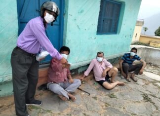 उत्तराखंड एसोसिएशन आफ नार्थ अमेरिका संस्था की कोरोना से लड़ने के लिए बड़ी पहल,बेतालघाट क्षेत्र के फ्रंट लाइन वर्करों एवं जनप्रतिनिधियों को प्रदान की राहत व बचाव सामग्री किट