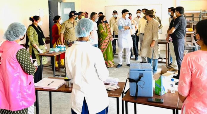 विधायक संजीव आर्य ने किया सीएचसी कोटाबाग एवं वैक्सीनेशन सेंटर का निरीक्षण