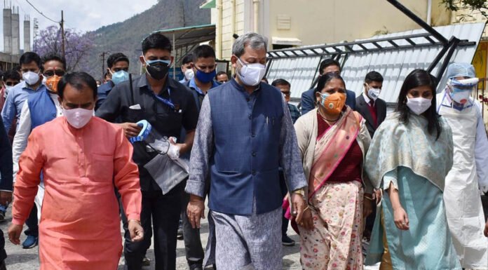 उत्तराखंड के गांवों में तेजी से पैर पसारने लगा है कोरोना,सीएम तीरथ रावत व्यवस्थाओं का निरीक्षण करने पहुंचे जिला अस्पताल गोपेश्वर