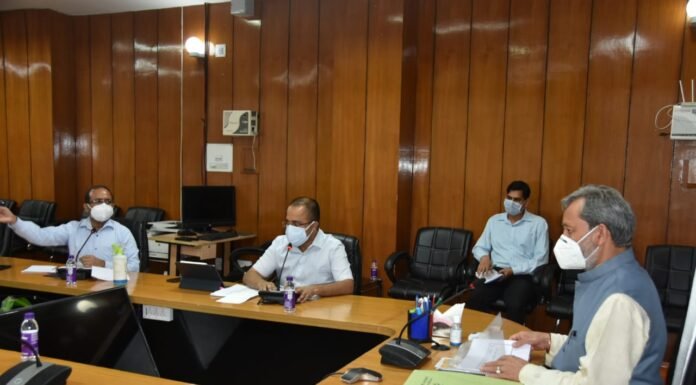 मुख्यमंत्री तीरथ रावत ने ली शहरी विकास एवं आवास विभाग की समीक्षा बैठक,अधिकारियों को निर्देश घोषणाओं को जल्द करें पूरा