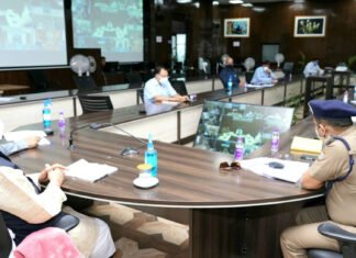 उत्तराखंड में 18 वर्ष से 45 वर्ष तक की आयु के लोगों के लिये कोविड वैक्सीन आते ही वैक्सीनेशन की प्रक्रिया जल्द से जल्द होगी शुरू