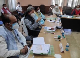 पिथौरागढ़ में पहुंचे मुख्यमंत्री तीरथ रावत ने अधिकारियों को दिए निर्देश,कोरोना संक्रमण की रोकथाम हेतु अधिक से अधिक सैम्पलिंग बढ़ाएं