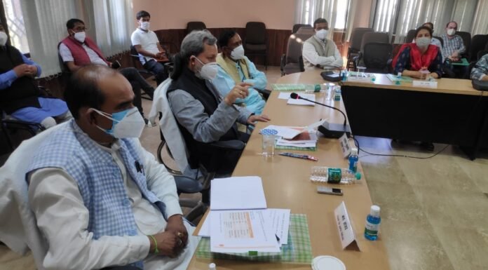 पिथौरागढ़ में पहुंचे मुख्यमंत्री तीरथ रावत ने अधिकारियों को दिए निर्देश,कोरोना संक्रमण की रोकथाम हेतु अधिक से अधिक सैम्पलिंग बढ़ाएं