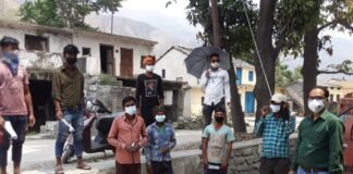 बेतालघाट के शिवराज सिंह ने बढ़ाए कोरोना पीड़ितों की मदद के लिए हाथ,हैण्ड सेनिटाईजर, मास्क, आक्सीजन व पल्स आक्सीमीटर, थर्मल स्कैनर और फूड सप्लीमेंट कर रहे है प्रदान