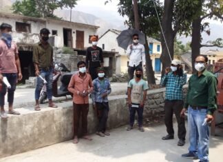 बेतालघाट के शिवराज सिंह ने बढ़ाए कोरोना पीड़ितों की मदद के लिए हाथ,हैण्ड सेनिटाईजर, मास्क, आक्सीजन व पल्स आक्सीमीटर, थर्मल स्कैनर और फूड सप्लीमेंट कर रहे है प्रदान