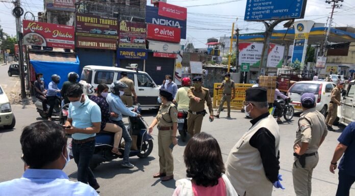 व्यवस्था को पटरी पर लाने खुद सड़कों पर उतरे जिले के कोविड प्रभारी मंत्री गणेश जोशी,तीलू रौतेली कोविड केयर सेंटर और टीकाकरण केन्द्र का भी किया निरीक्षण