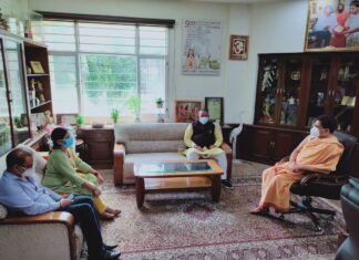 कैबिनेट मंत्री गणेश जोशी ने पंतजलि योगपीठ में आचार्य बालकृष्ण से की शिष्टाचार भेंट