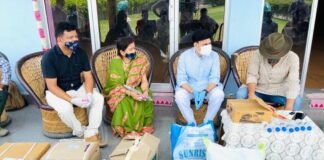 ‘सेवा ही संगठन’ कार्यक्रम के तह्त बेतालघाट में राज्य मंत्री पी सी गोरखा ने फ्रंट लाइन वर्करों का किया सम्मान,नैनीताल मंडल के कोटाबाग ग्रामीणों के प्रदान किए गए मास्क एवं सेनिटाइजर