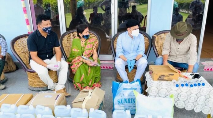 ‘सेवा ही संगठन’ कार्यक्रम के तह्त बेतालघाट में राज्य मंत्री पी सी गोरखा ने फ्रंट लाइन वर्करों का किया सम्मान,नैनीताल मंडल के कोटाबाग ग्रामीणों के प्रदान किए गए मास्क एवं सेनिटाइजर