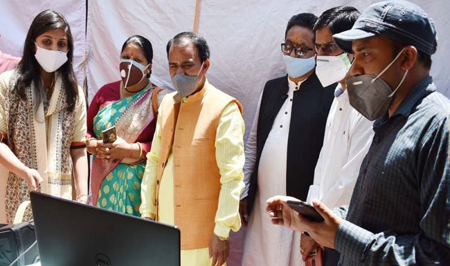 चमोली जिला चिकित्सालय में लगा ऑक्सीजन जनरेशन प्लांट, मुख्यमंत्री तीरथ रावत वर्चुअल माध्यम से किया उद्घाटन