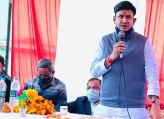 नैनीताल विधायक संजीव आर्य ने अपने विधानसभा क्षेत्र में कोविड-19 संक्रमण से बचाव के लिए प्रदान किए स्वास्थ्य संबंधित उपकरण