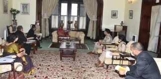 राज्यपाल बेबी रानी मौर्य ने राजभवन नैनीताल में कुमाऊँ मंडल में कोरोना नियंत्रण से सम्बन्धित ली बैठक