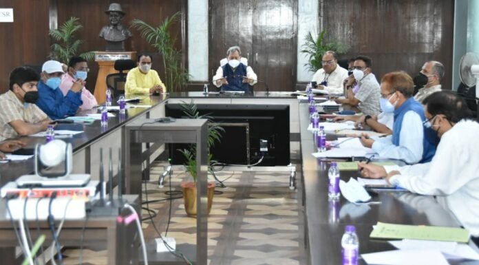 मुख्यमंत्री तीरथ रावत ने पौड़ी विधानसभा क्षेत्र की योजनाओं के क्रियान्वयन के लिए अधिकारियों को विशेष ध्यान देने के दिए निर्देश