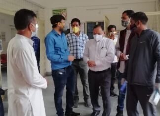 अनुसूचित जाति आयोग के उपाध्यक्ष राज्य मंत्री पी.सी.गोरखा ने किया स्वास्थ्य केन्द्र गरमपानी एवं अपुण बाजार में बनाये गये कोरोना टीकाकरण केन्द्र का निरीक्षण