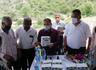 नैनीताल विधायक संजीव आर्या ने बेतालघाट ब्लाक के हल्सो गांव में स्थित आयुष्मान आयुर्वेदिक चिकित्सालय को प्रदान किया ऑक्सीजन कंसेंट्रेटर