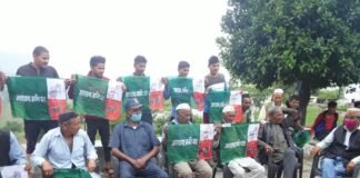 यूकेडी नेता एवं समाजसेवी मोहन काला के सानिध्य में यूकेडी कार्यकर्ताओं ने थलीसैंण ब्लॉक के चौथान क्षेत्र में चार साल से चली आ रही बिजली समस्या का किया समाधान