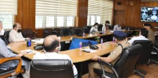 मुख्यमंत्री तीरथ रावत ने राज्य में कोविड-19 महामारी व टीकाकरण अभियान को लेकर की समीक्षा बैठक,कोरोना की तीसरी लहर के दृष्टिगत अधिकारियों को दिए निर्देश