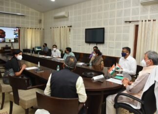 उत्तराखंड में कोरोना की संभावित तीसरी लहर से निपटने की तैयारी,सीएम रावत ने राज्य के 05 अस्पतालों में ऑक्सीजन जनरेशन प्लांट एवं ऑक्सीजन प्लांट का किया लोकार्पण