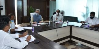 जन सुविधाओं से जुड़ी योजनाओं के क्रियान्वयन में लायी जाय तेजी,सीएम रावत ने अधिकारियों के दिए निर्देश