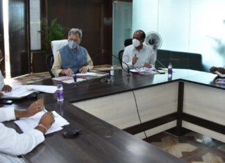 जन सुविधाओं से जुड़ी योजनाओं के क्रियान्वयन में लायी जाय तेजी,सीएम रावत ने अधिकारियों के दिए निर्देश
