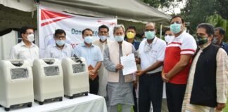 मुख्यमंत्री तीरथ रावत को सीएसआर के तहत महिन्द्रा ग्रुप ने सौंपे ऑक्सीजन कन्सन्ट्रेटर्स